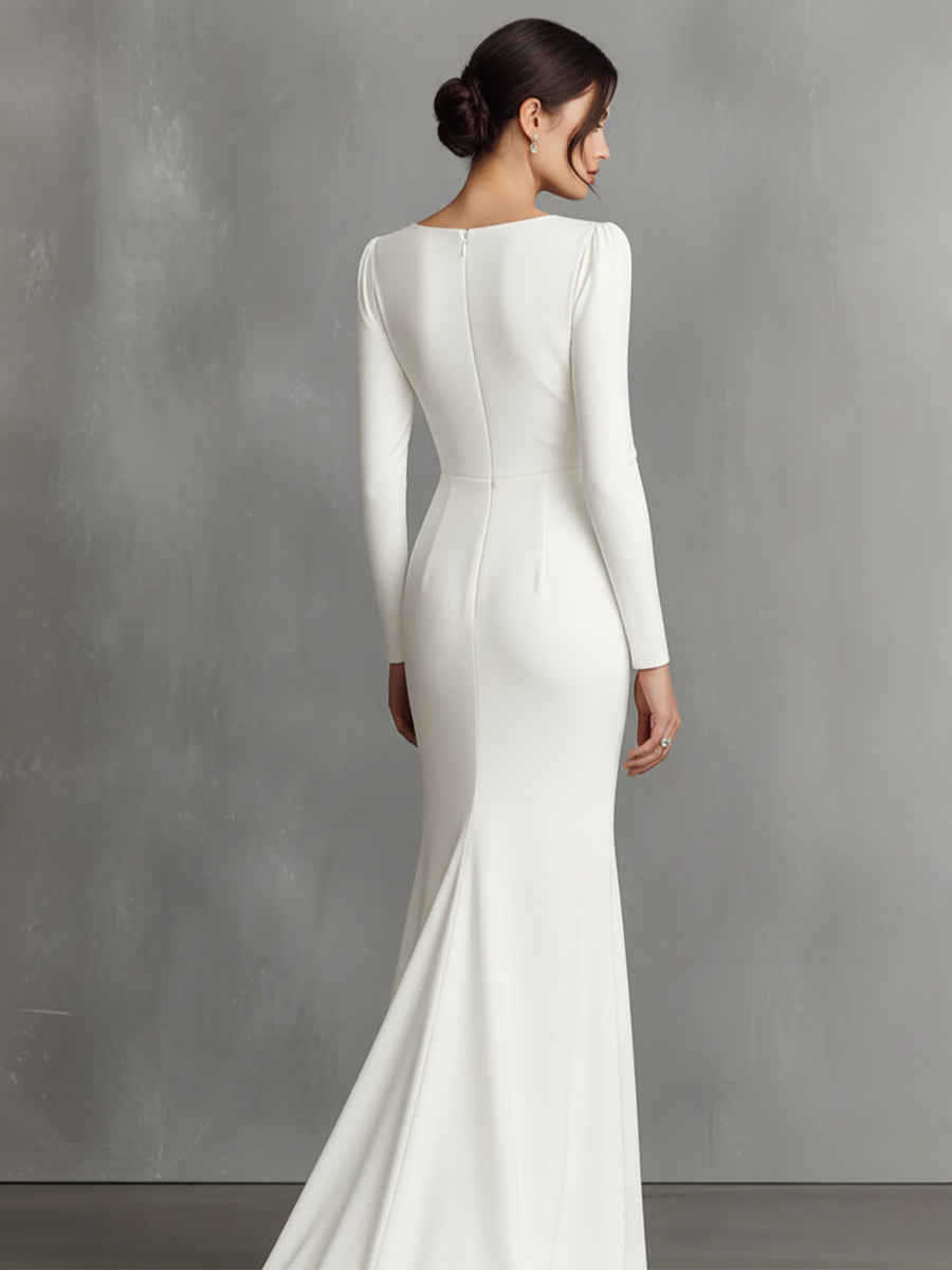 Sirine – robe maxi sirène en satin blanc avec fronces élégantes et manches longues