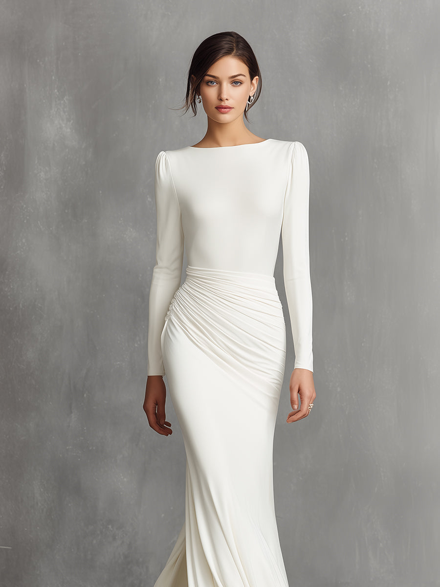Sirine – robe maxi sirène en satin blanc avec fronces élégantes et manches longues