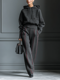 Kalissa – ensemble maille gris anthracite, hoodie contrasté rouge et pantalon droit