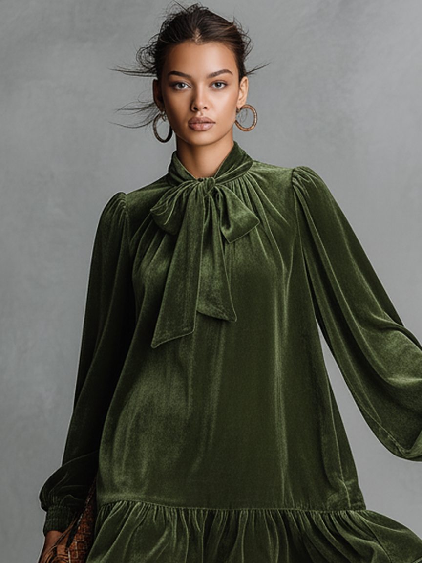Sévanne – robe mini velours ample à col noué élégant