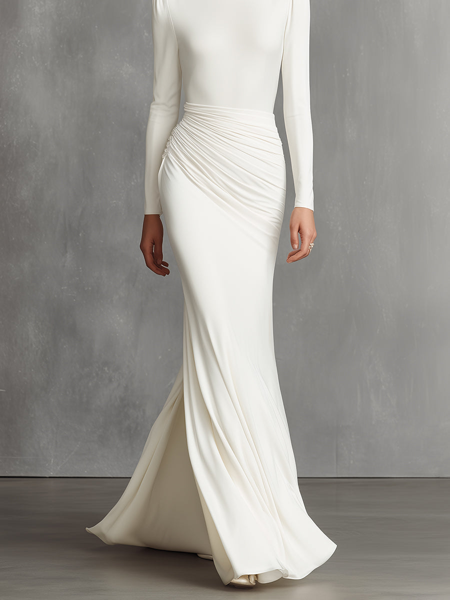 Sirine – robe maxi sirène en satin blanc avec fronces élégantes et manches longues