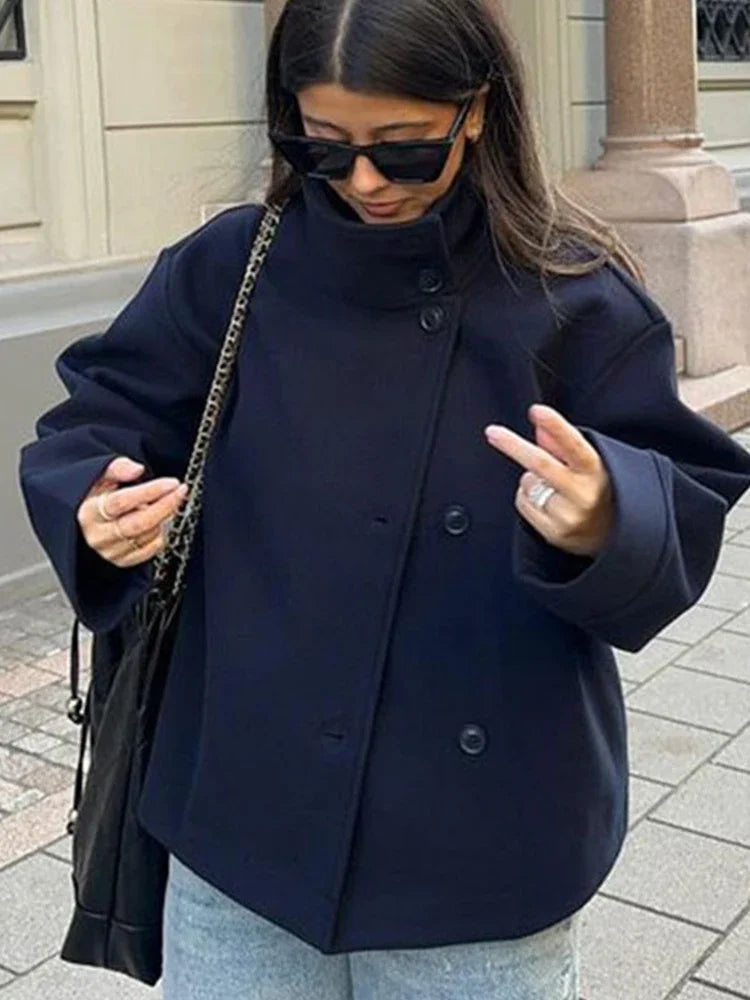 Aline – manteau court en laine femme à col montant asymétrique