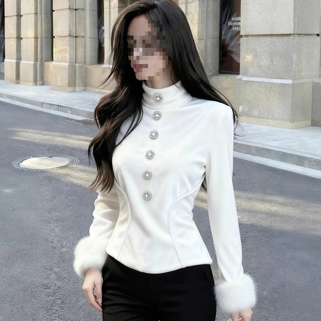 Ivana – chemise femme en velours blanc coupe cintrée chic