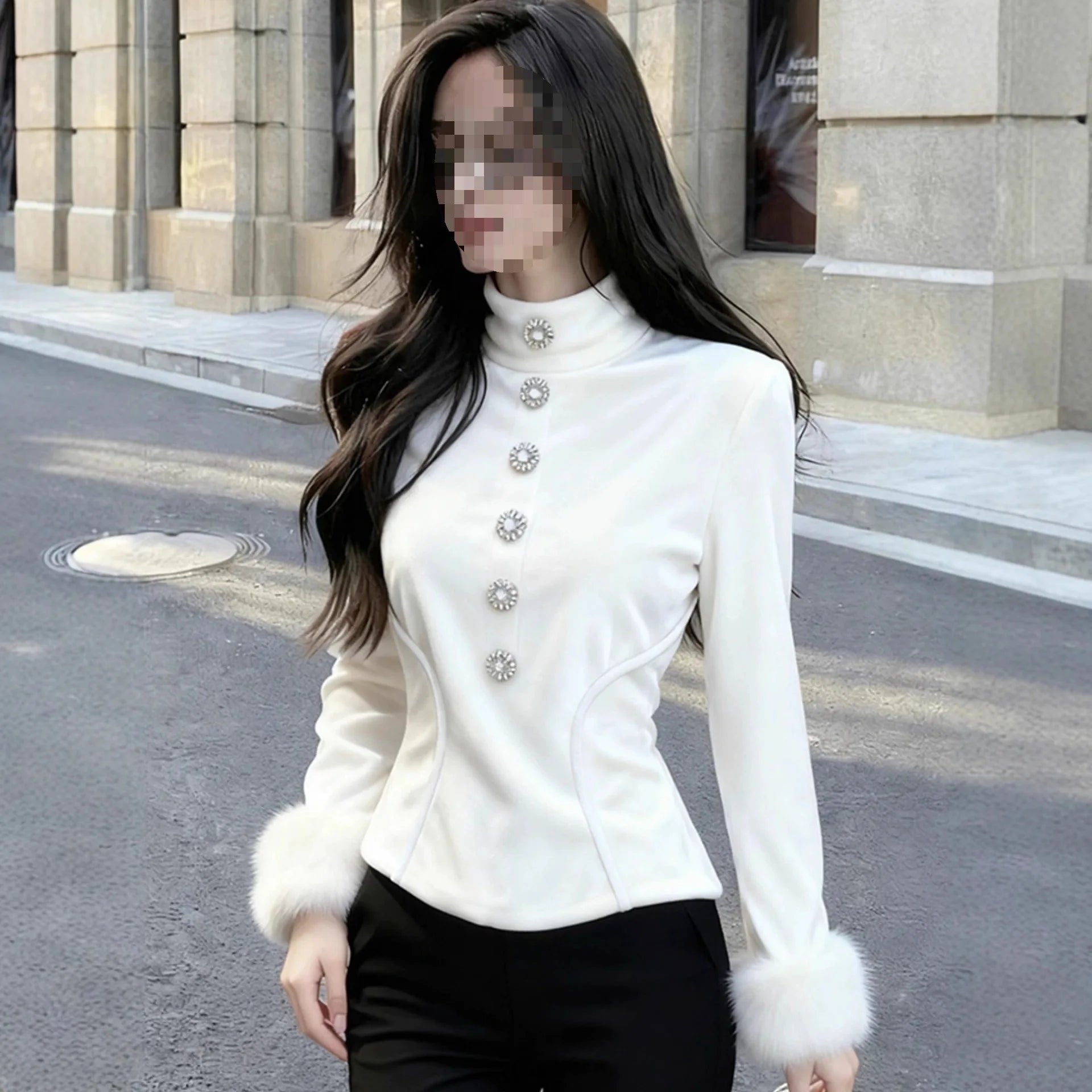 Ivana – chemise femme en velours blanc coupe cintrée chic