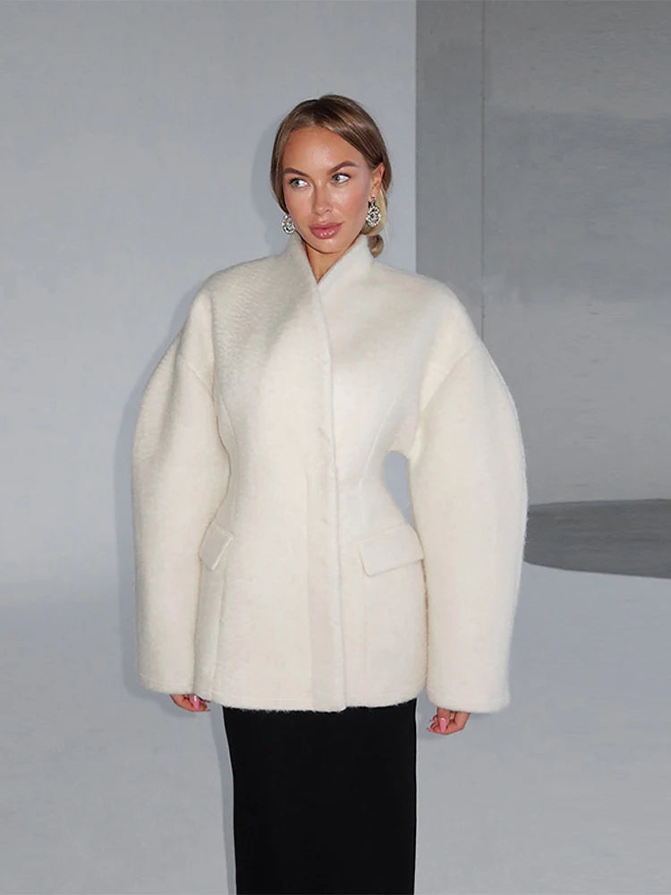 Oria – manteau élégant femme col V coupe structurée