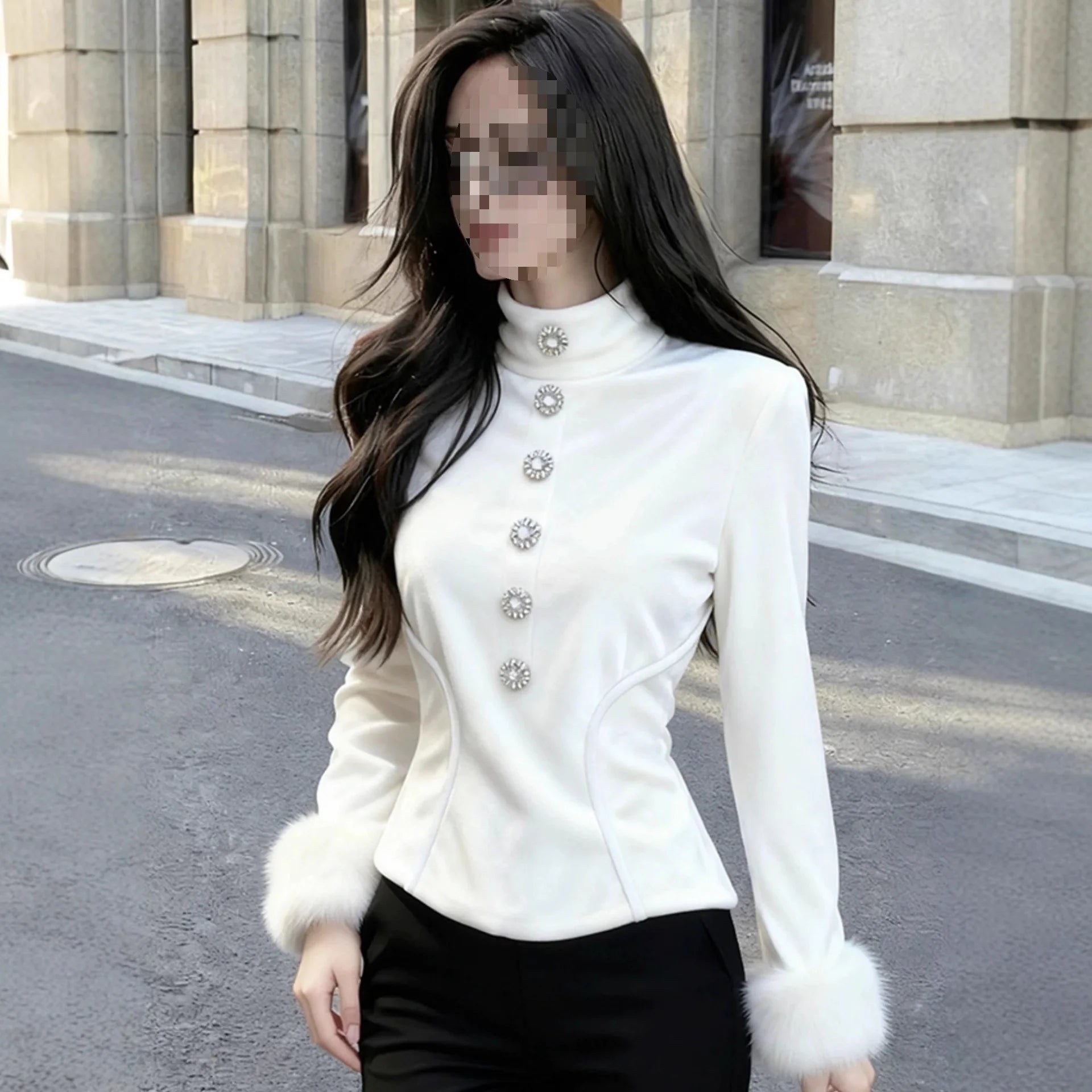 Ivana – chemise femme en velours blanc coupe cintrée chic