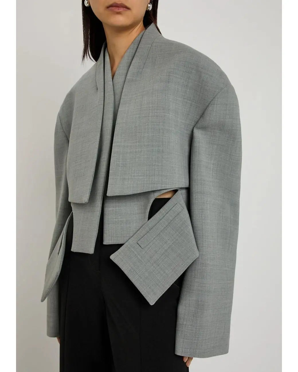 Yséa – Blazer femme gris asymétrique chic à épaulettes