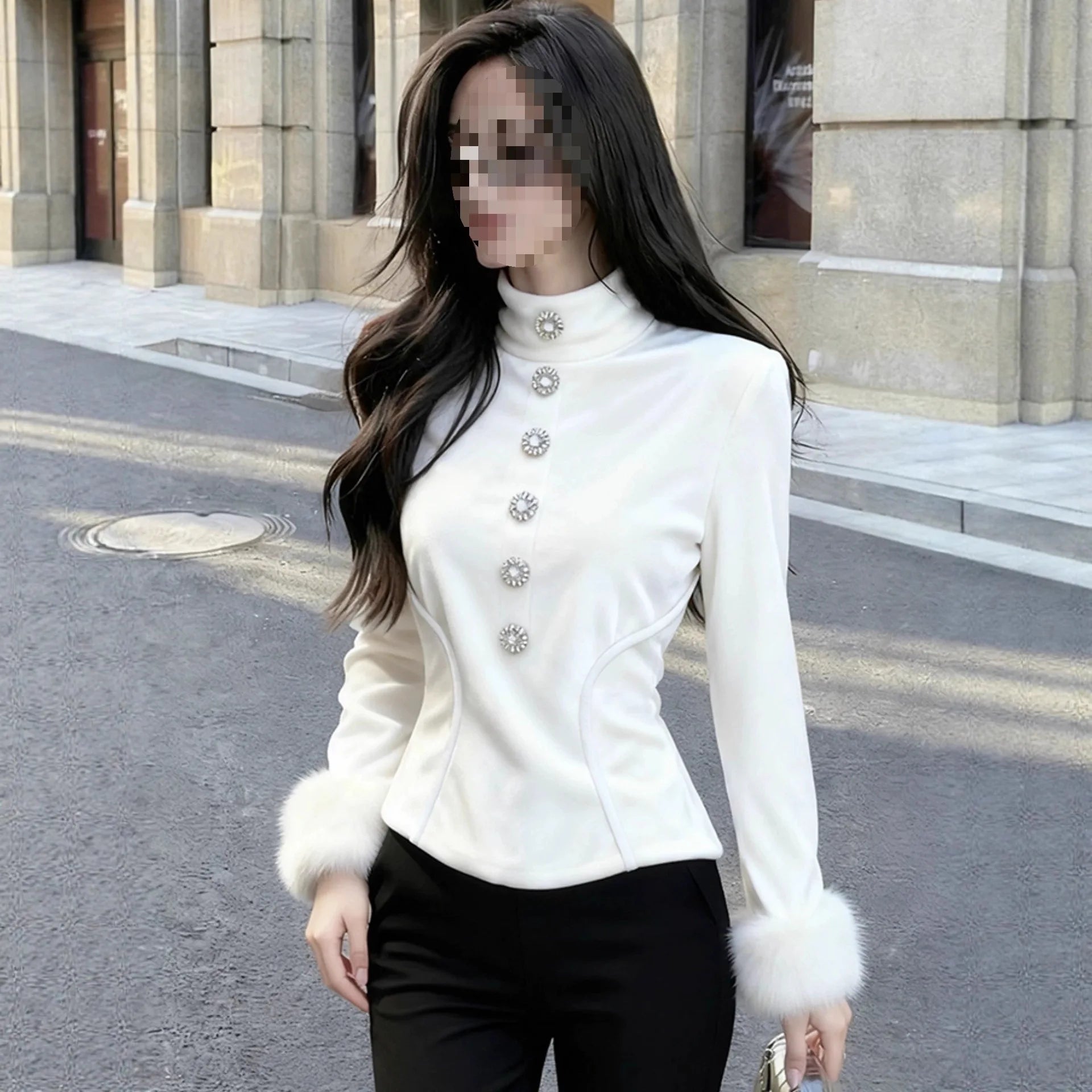 Ivana – chemise femme en velours blanc coupe cintrée chic