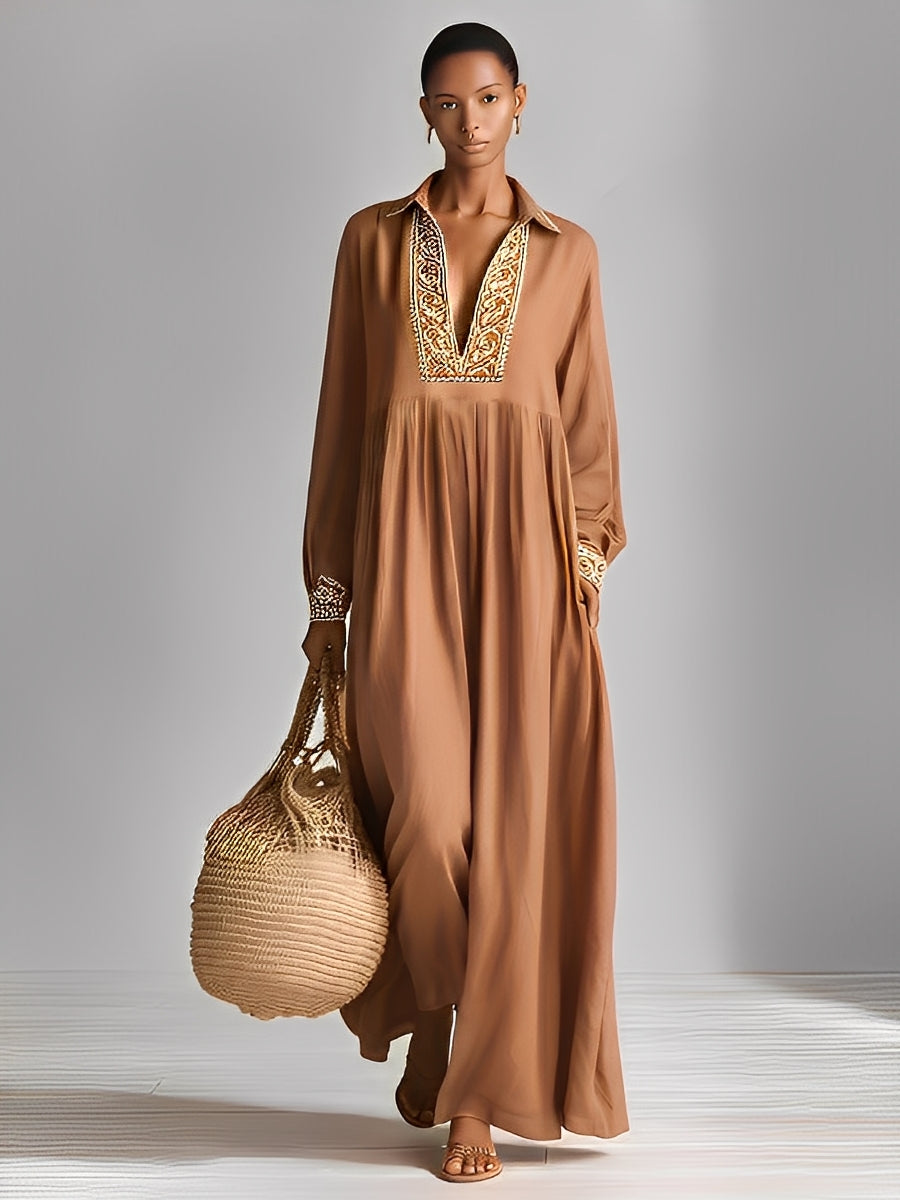 Kalila – robe maxi bohème brune brodée, col chemise et coupe fluide