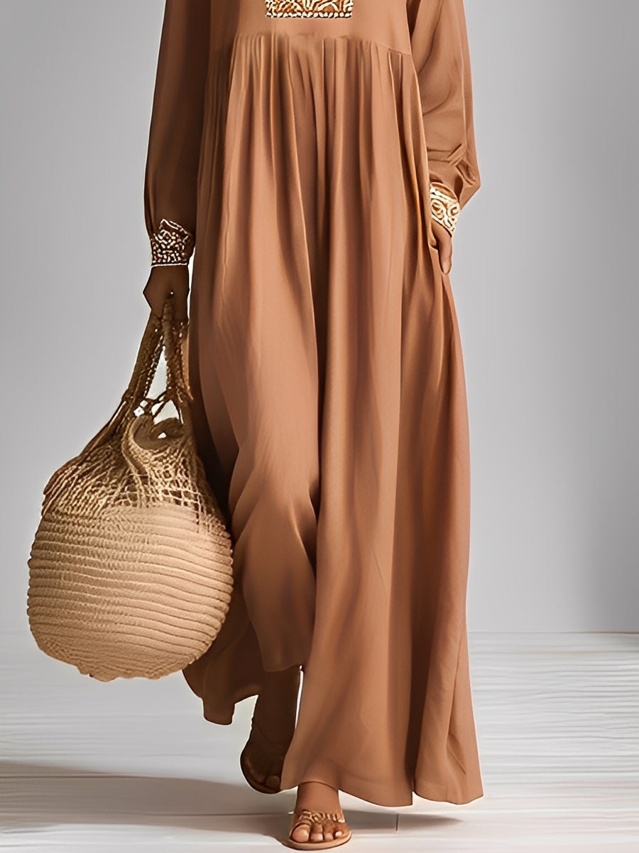 Kalila – robe maxi bohème brune brodée, col chemise et coupe fluide