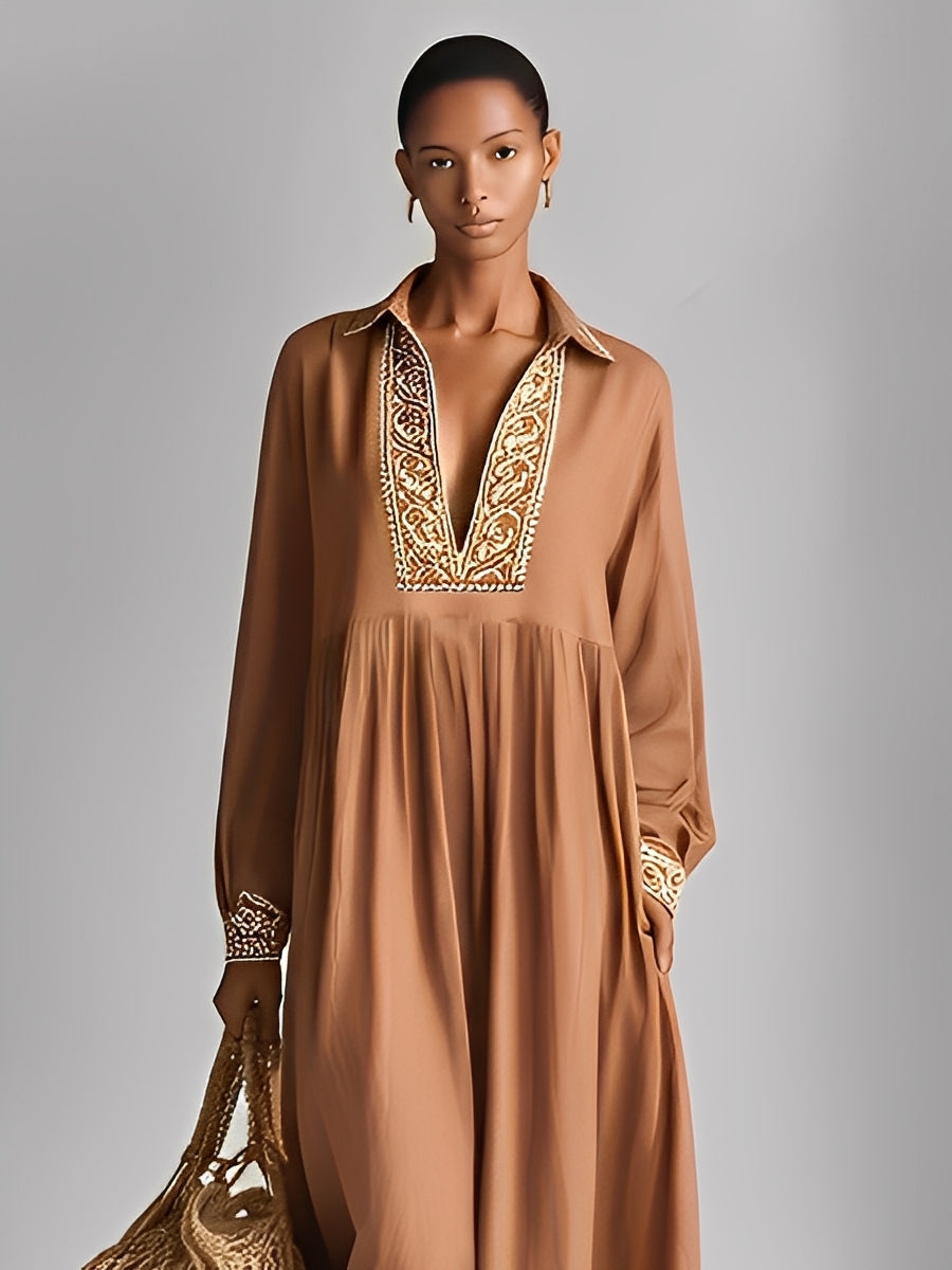Kalila – robe maxi bohème brune brodée, col chemise et coupe fluide